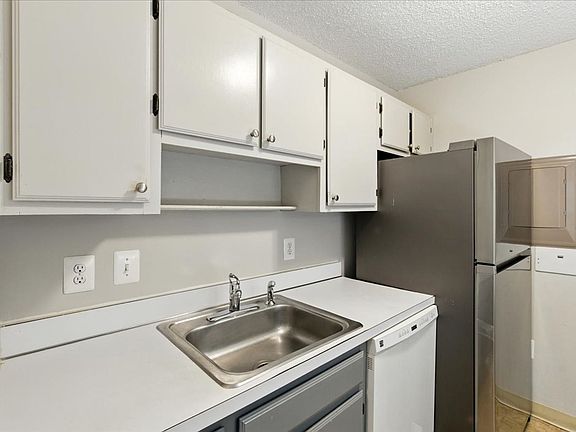 3rd image of 200 N Pickett St APT 314