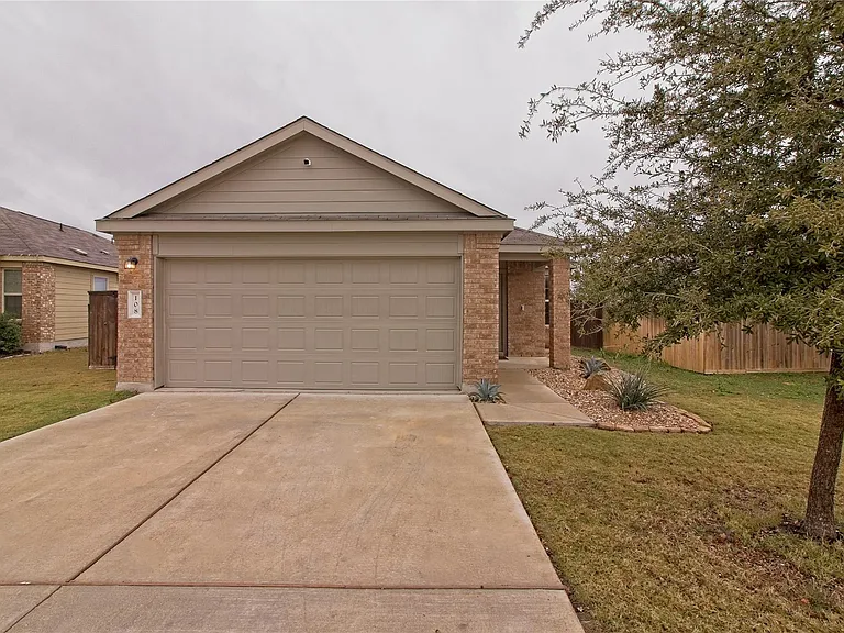 108 Circle Way — Photo 2