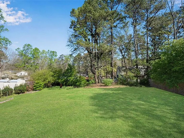3941 Forest Dr — Photo 35
