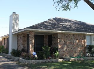 6829 Sierra Dr, Fort Worth, TX 76180