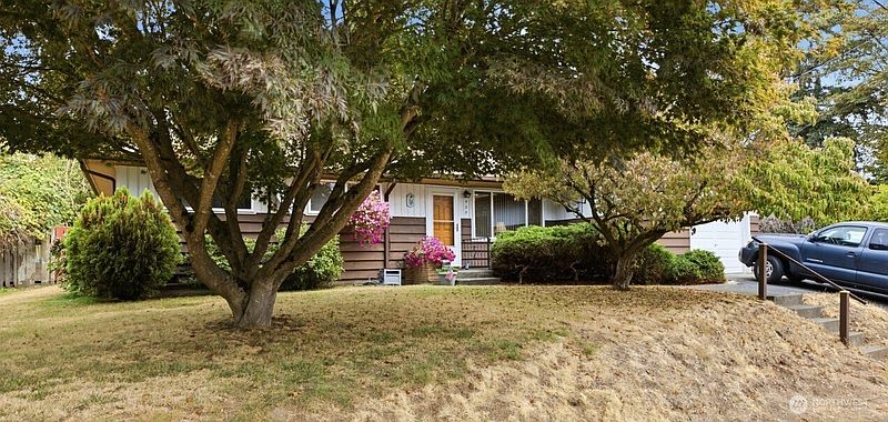 2nd image of 420 S 128th Street