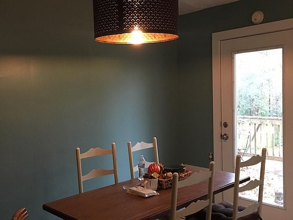 Dining area (additional view)