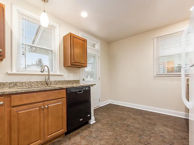 50 W Weber Rd — Photo 15