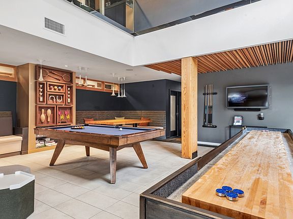 07__Wallingford_amenity_lounge game room