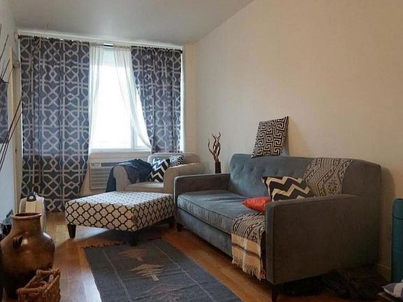 3rd image of 222 E 111th St APT 1C
