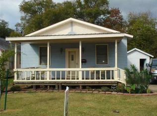 2032 5th St, Port Neches, TX 77651