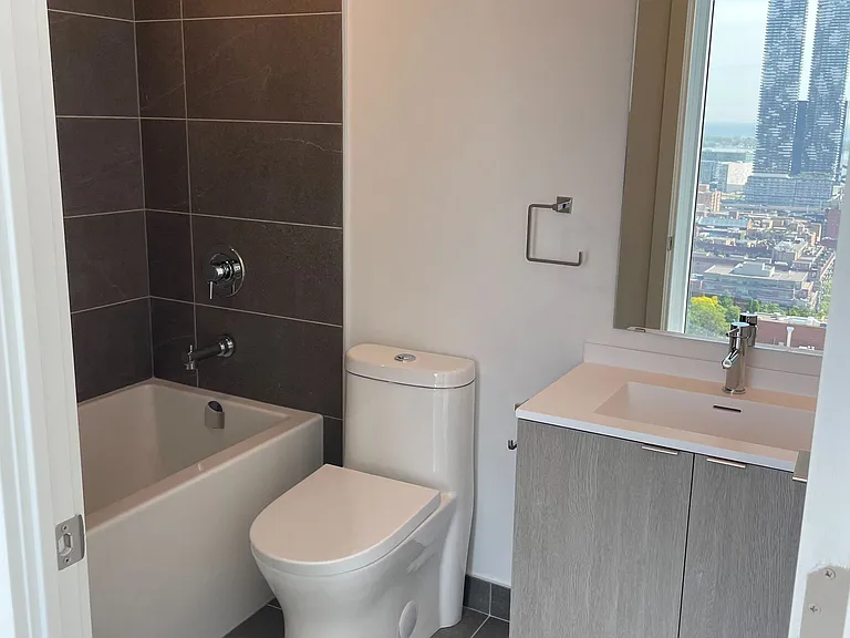 100 Queen St E #3506 — Photo 11