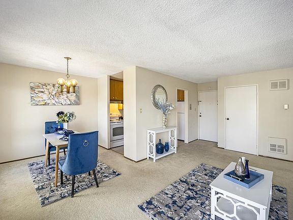 3rd image of 814 N Delaware St APT 301