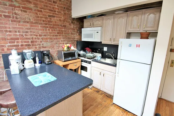 Rented by JK Dansar Corp | media 20