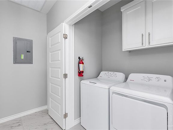5th image of 3806 Rosewood Ln