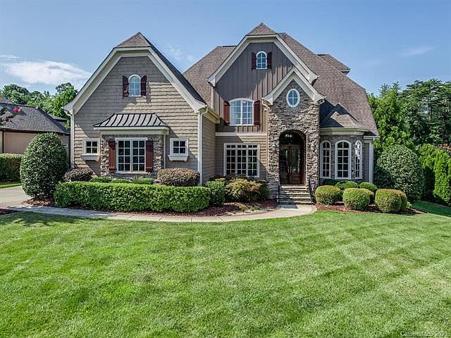 1st image of 372 Montmorenci Xing