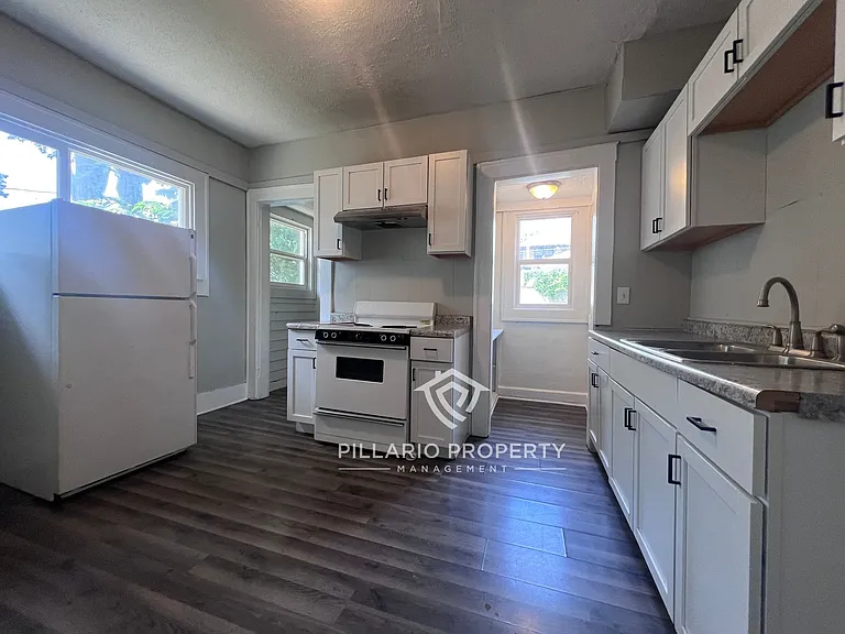3326-3328 N Park Ave — Photo 11