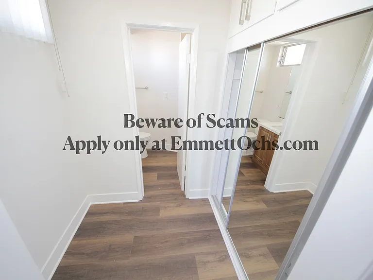 Roxbury Manor — Photo 11