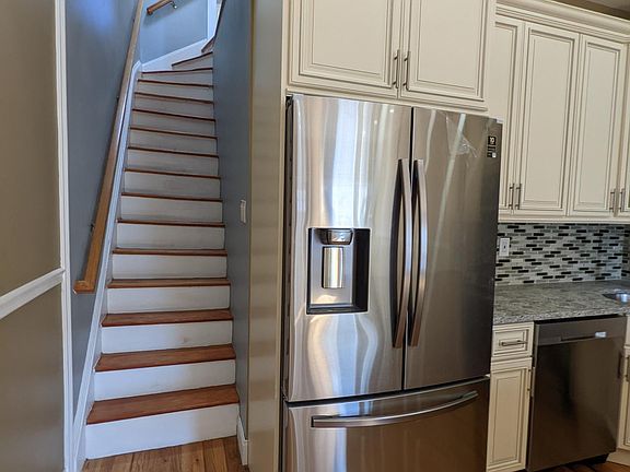 5th image of 166 Laidlaw Ave #2