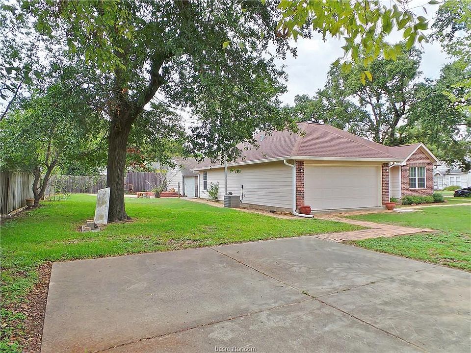 1st image of 300 S Coulter Dr