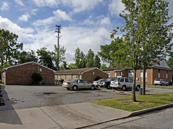3589 Gum Dr, Portsmouth, VA 23707