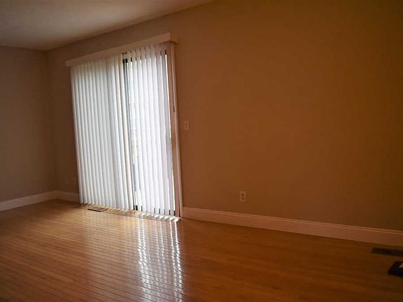 3rd image of 9541 Cornell Ln #9-37