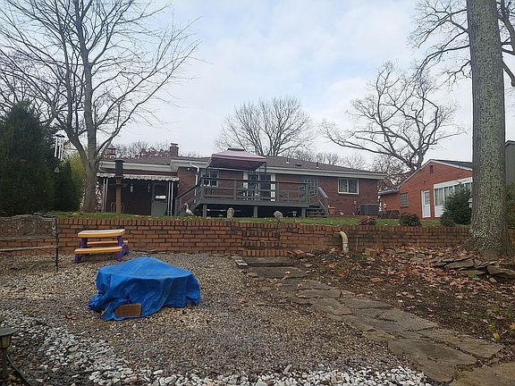 4th image of 229 McLaughlin Dr