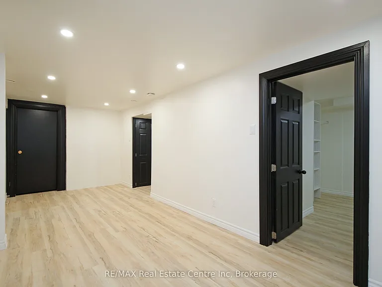 46 Talbot St #BASEMENT — Photo 20