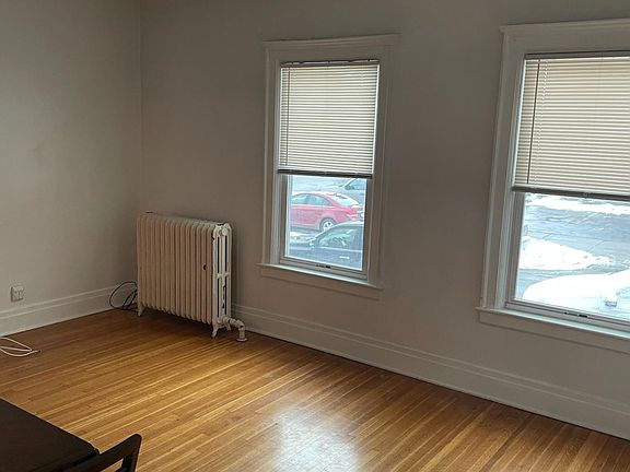 3rd image of 601 Bird Ave #1
