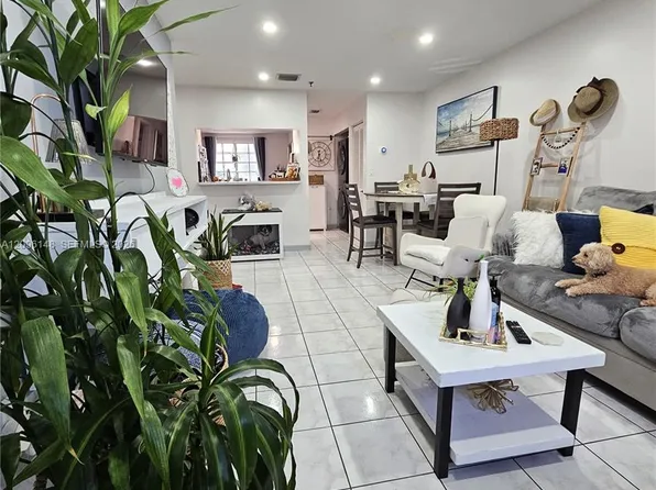 12035 SW 14th St APT 104, Miami, FL 33184