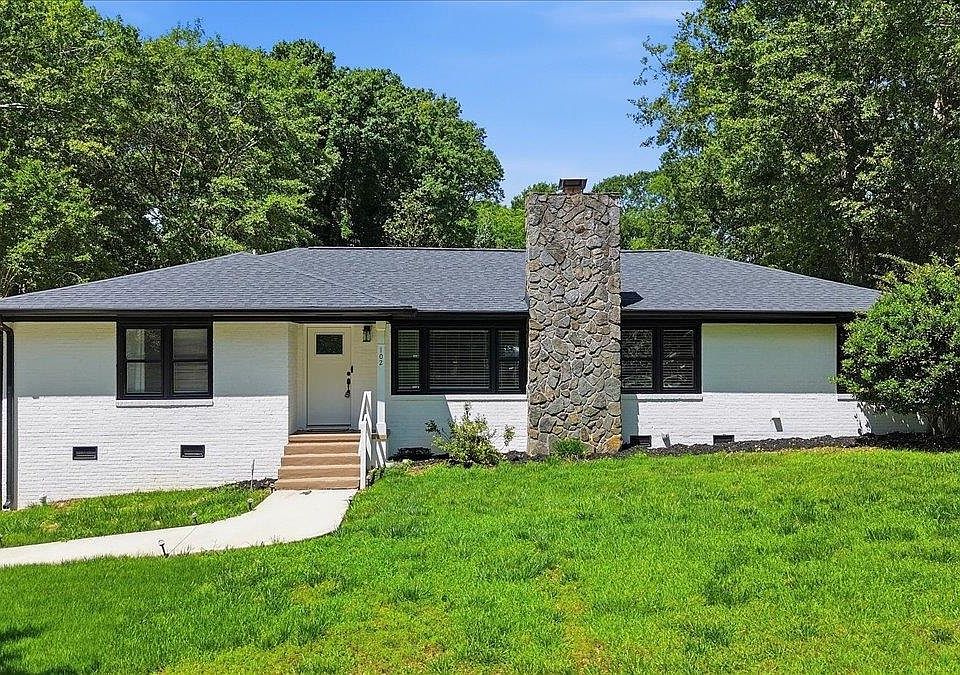 1st image of 102 Terrace Cir