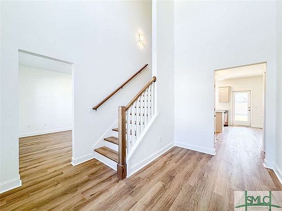 3rd image of 125 Holland Drive NE