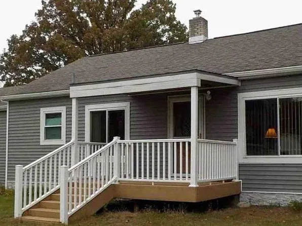 525 Walnut St, Flushing, MI 48433