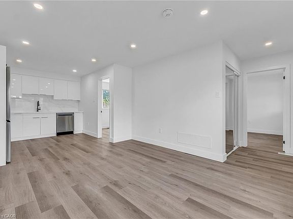 4th image of 113 Green Rd