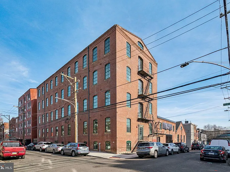 1801 N Howard St #201 — Photo 8