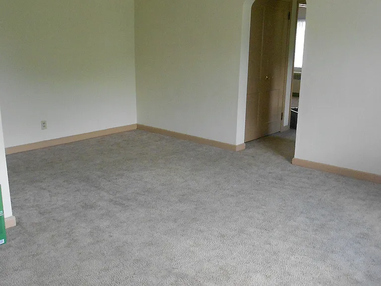 905 Kilian Blvd SE — Photo 35