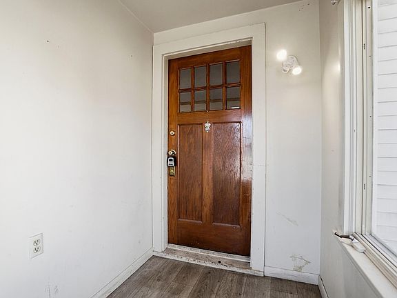4th image of 2315 California Ave