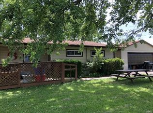 616 S Fair St, Brownstown, IL 62418