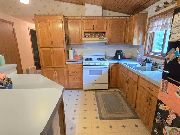 2180 Wykowski Rd, Three Lakes, WI 54562