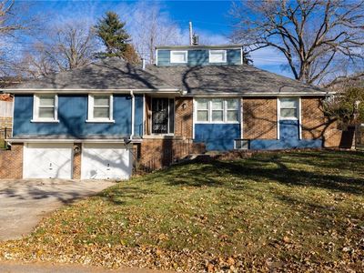 102 NW Greentree Ln, Kansas City, MO, 64116