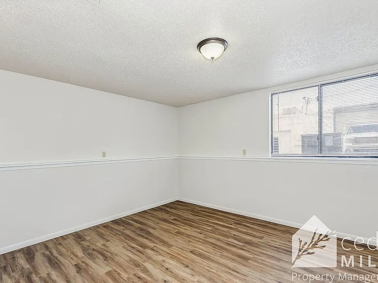 420 S Meridian — Photo 8