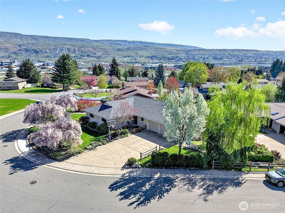 1st image of 2629 Lemaister Avenue