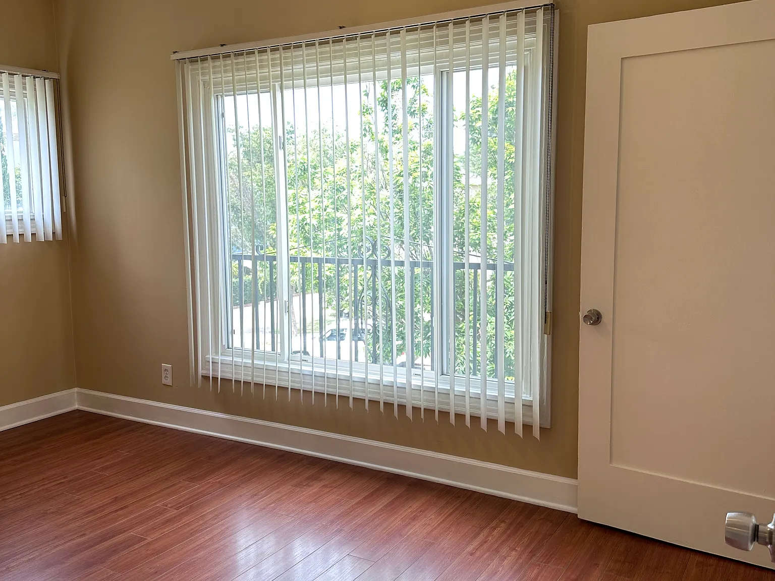 2 bed, 1000 sqft, $2,695 — Photo 3