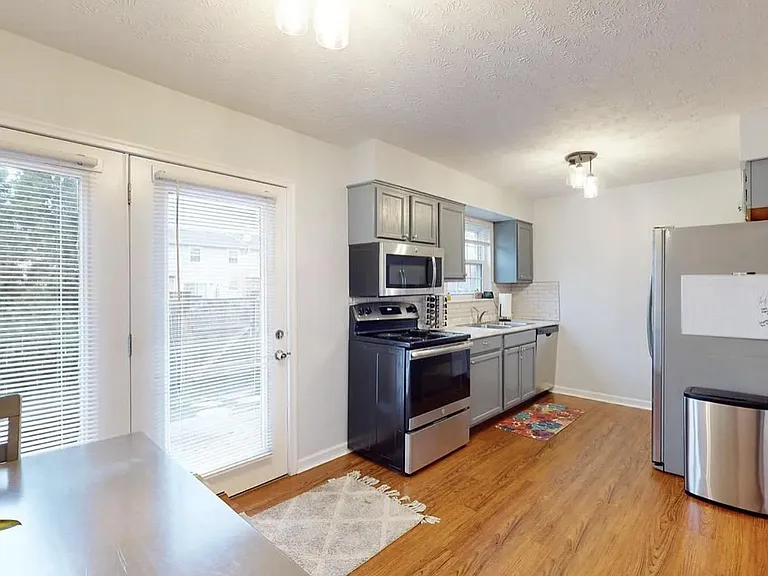 7509 Kingsgate Way — Photo 7