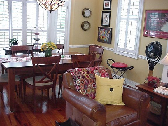 Living room looking toward dinning
