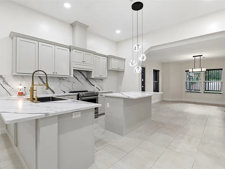 9403 Spaulding St — Photo 11