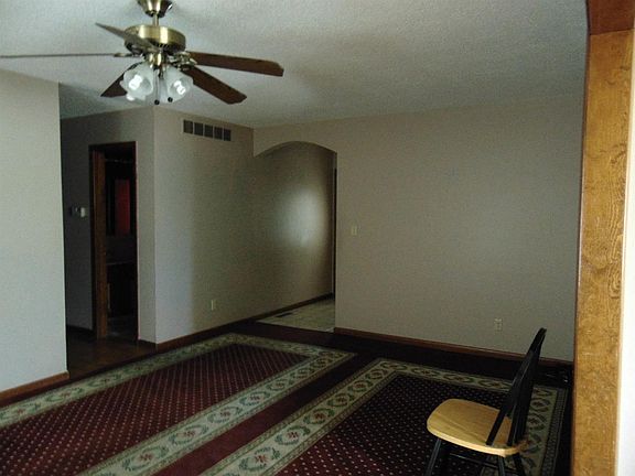 3rd image of 127 S Eisenhower Dr