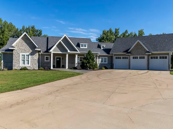 2731 Sandwater Dr, Hawarden, IA 51023