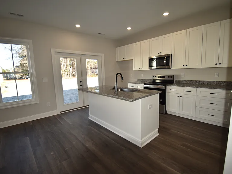 168 W Allen St — Photo 7