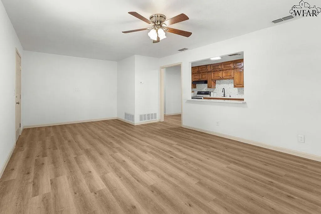 3 bed, 2.5 bath, 1740 sqft, $1,850 — Photo 4