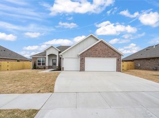 124 N Panther Ave, Farmington, AR 72730
