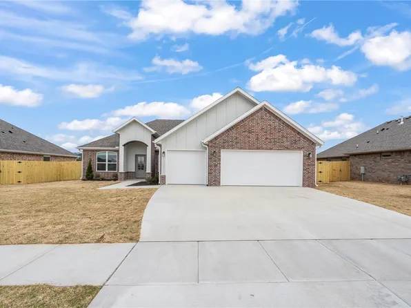 124 N Panther Ave, Farmington, AR 72730