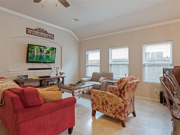 4th image of 18207 Hillingdon Ln