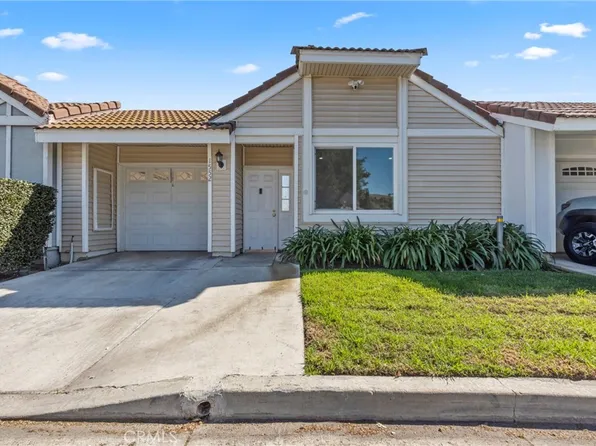 1552 Club Dr, Pomona, CA 91768