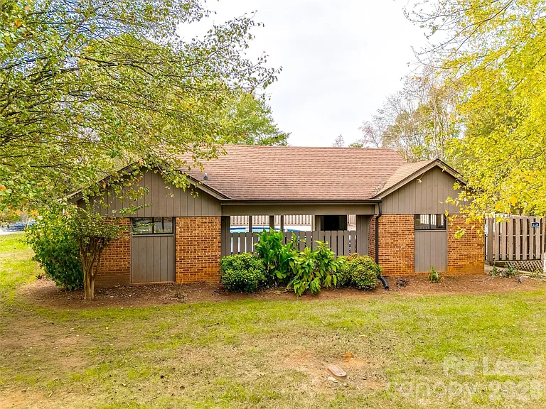 4158 Charlotte Hwy #F — Photo 24